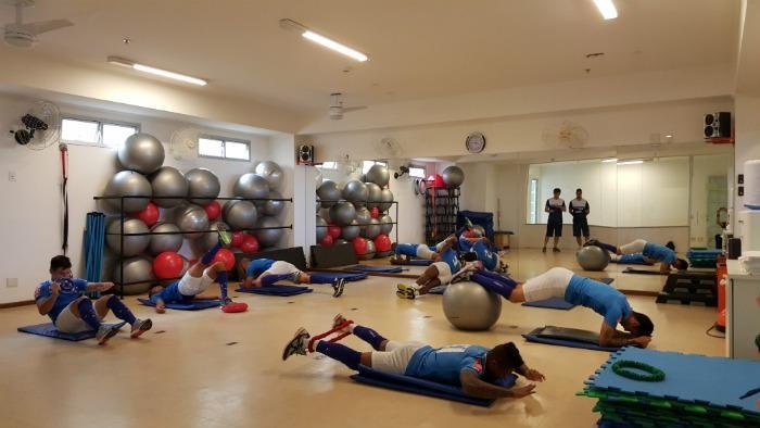 Aps derrota para o Palmeiras, na Copa do Brasil, equipe se prepara para partida contra o Corinthians, pelo Campeonato Brasileiro