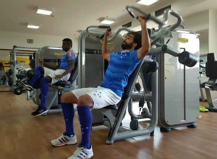 Aps derrota para o Palmeiras, na Copa do Brasil, equipe se prepara para partida contra o Corinthians, pelo Campeonato Brasileiro