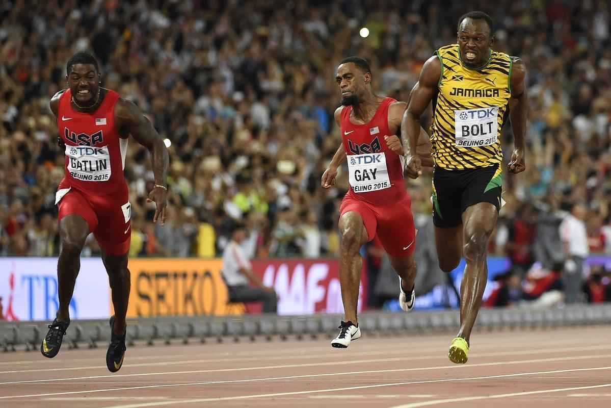 Usain Bolt venceu duelo particular em Pequim com Justin Gatlin e fez tempo 9s79, contra 9s80 do norte-americano