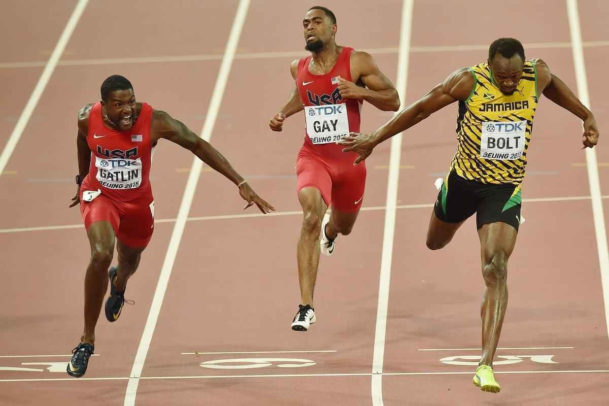 Usain Bolt venceu duelo particular em Pequim com Justin Gatlin e fez tempo 9s79, contra 9s80 do norte-americano