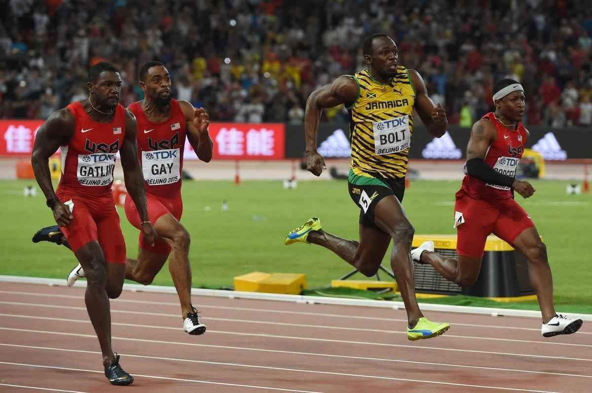 Usain Bolt venceu duelo particular em Pequim com Justin Gatlin e fez tempo 9s79, contra 9s80 do norte-americano