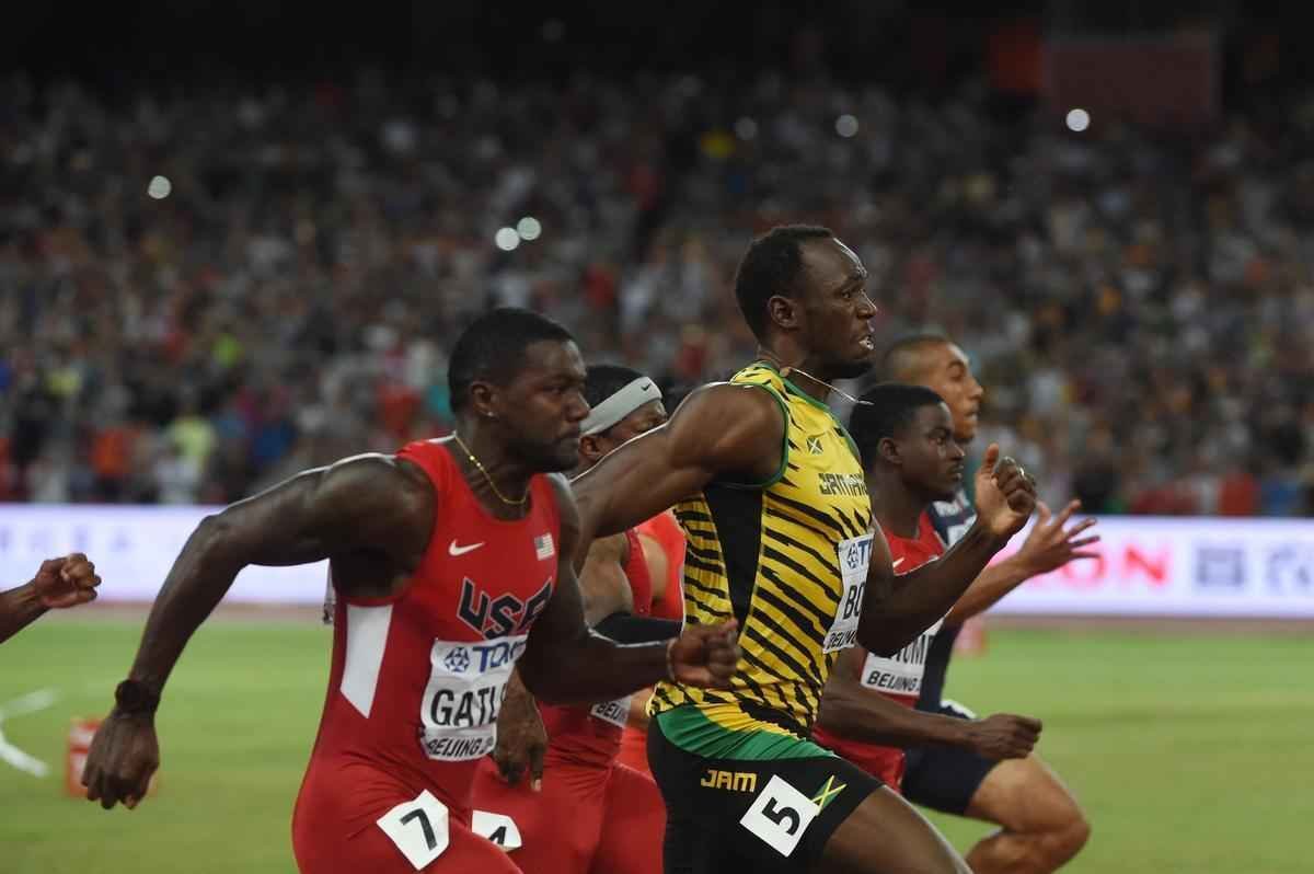 Usain Bolt venceu duelo particular em Pequim com Justin Gatlin e fez tempo 9s79, contra 9s80 do norte-americano