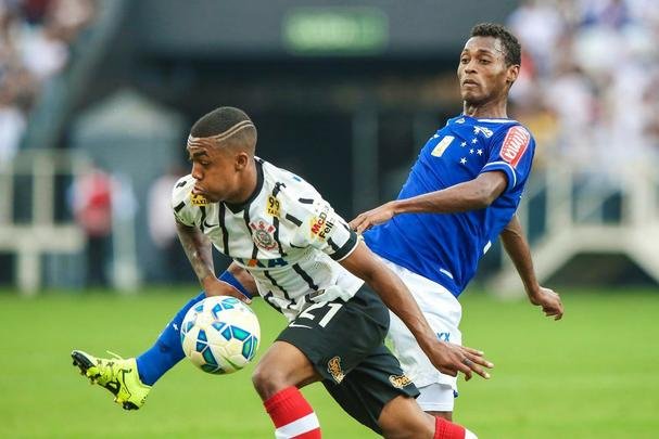 Com gols de Vagner Love (2) e Jadson, Corinthians venceu Cruzeiro por 3 a 0 neste domingo, na Arena Itaquero, em So Paulo