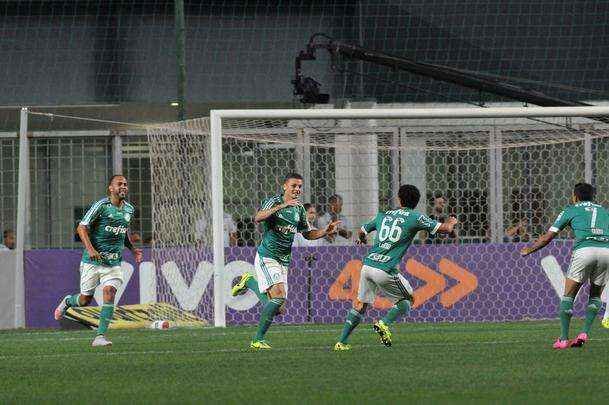 Imagens da partida entre Atltico e Palmeiras, no Independncia, pela 20 rodada do Campeonato Brasileiro