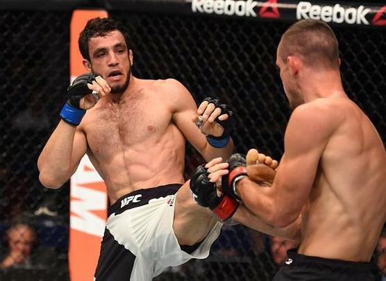Elias Silvério foi derrotado por Shane Campbell no card preliminar, por decisão unânime