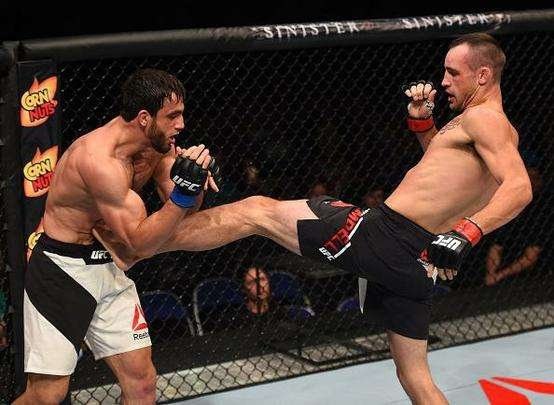 Elias Silvério foi derrotado por Shane Campbell no card preliminar, por decisão unânime