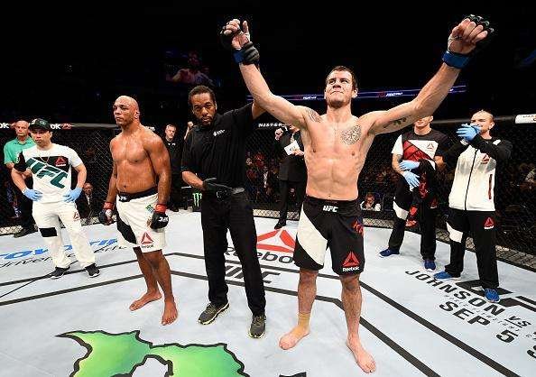 Tambm no card preliminar, Marcos Pezo foi finalizado por Nikita Krylov no primeiro round 