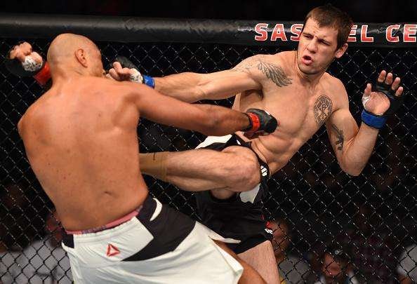 Também no card preliminar, Marcos Pezão foi finalizado por Nikita Krylov no primeiro round