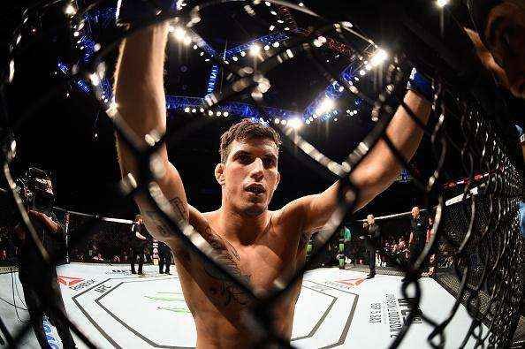 Felipe Sertanejo finalizou Yves Jabouin e garantiu única vitória brasileira no card preliminar em Saskatoon