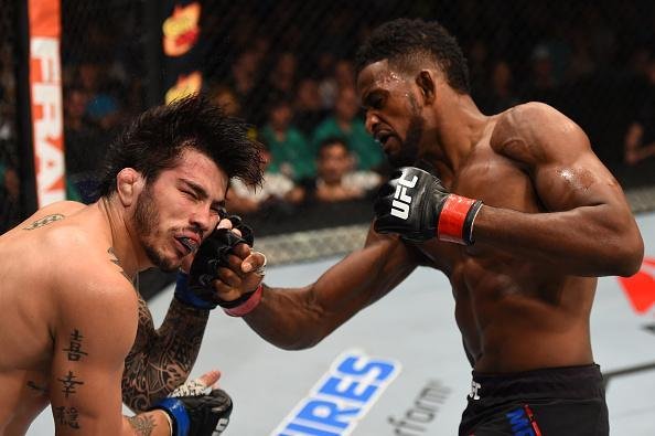 Na luta coprincipal da noite, Erick Silva decepcionou diante de Neil Magny e foi derrotado por decisão dividida