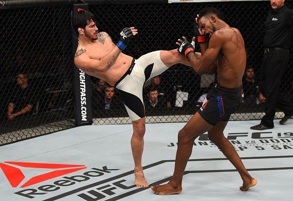 Na luta coprincipal da noite, Erick Silva decepcionou diante de Neil Magny e foi derrotado por deciso dividida 