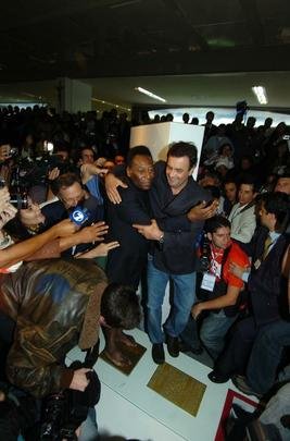 Pel colocou os ps na Calada da Fama em 2008, antes da partida entre Brasil e Argentina, pelas Eliminatrias da Copa de 2010