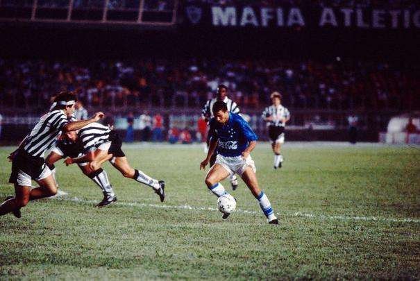 Ronaldo no clássico de 6 de março de 1994, quando entornou Kanapkis