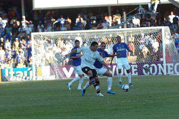 19/07/2009 - Ronaldo no jogo contra o Cruzeiro, no qual marcou um gol