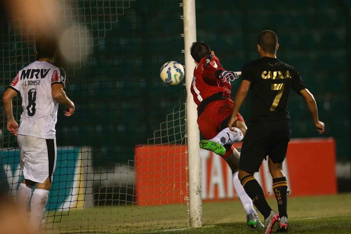 Figueirense e Atltico fizeram jogo disputado pelas oitavas de final da Copa do Brasil