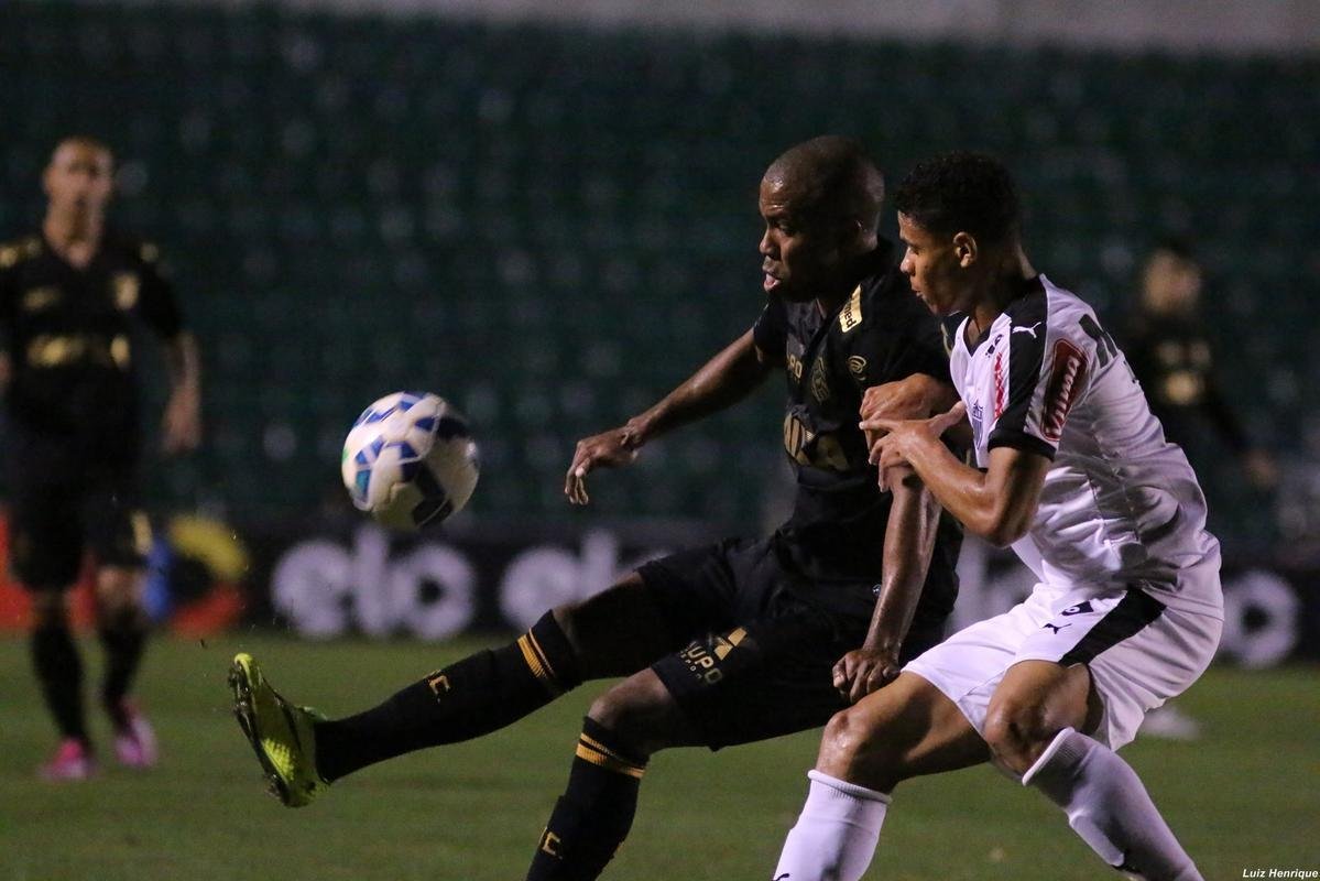 Figueirense e Atltico fizeram jogo disputado pelas oitavas de final da Copa do Brasil