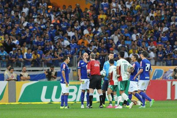 Imagens do duelo das equipes celeste e alviverde, pelas oitavas de final da Copa do Brasil