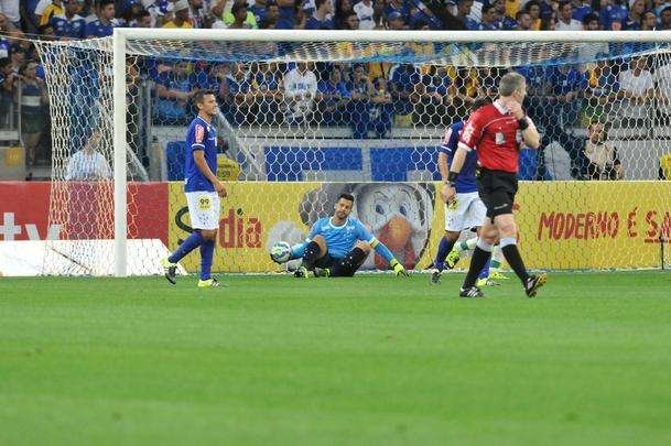 Imagens do duelo das equipes celeste e alviverde, pelas oitavas de final da Copa do Brasil