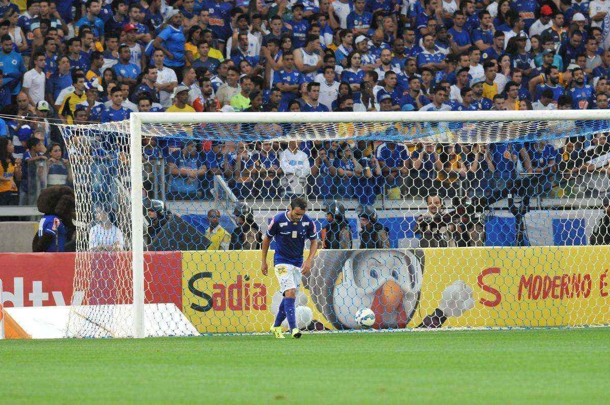 Imagens do duelo das equipes celeste e alviverde, pelas oitavas de final da Copa do Brasil