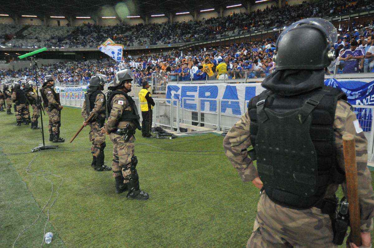 Imagens do duelo das equipes celeste e alviverde, pelas oitavas de final da Copa do Brasil