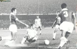 Fotos do duelo no Mineiro em que o Atltico derrotou a Seleo Brasileira por 2 a 1 em 1969