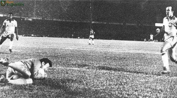 Fotos do duelo no Mineirão em que o Atlético derrotou a Seleção Brasileira por 2 a 1 em 1969