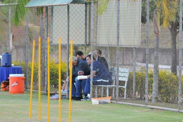 Gilvan de Pinho Tavares passou a tarde na Toca da Raposa II e conversou longamente com Luxemburgo