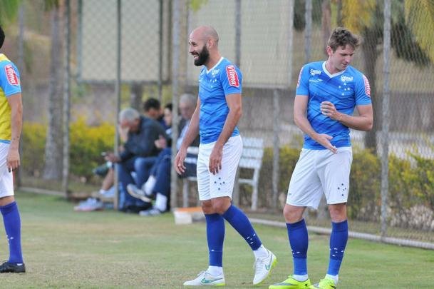 Gilvan de Pinho Tavares passou a tarde na Toca da Raposa II e conversou longamente com Luxemburgo