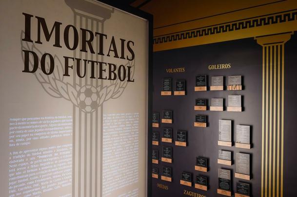 Aberto ao público em março de 2013, o Museu Brasileiro do Futebol recupera a memória do futebol