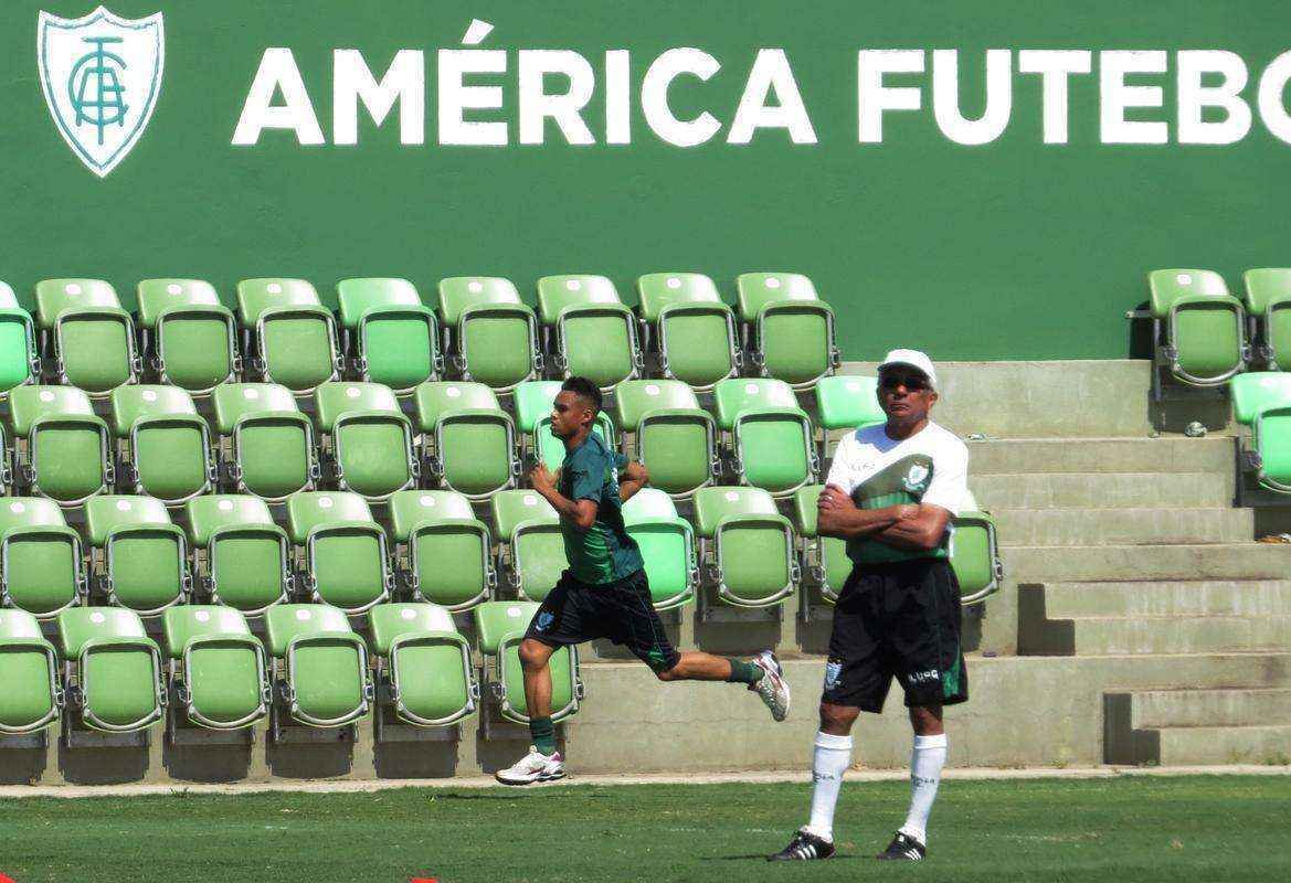 Confira as fotos do treino do Amrica