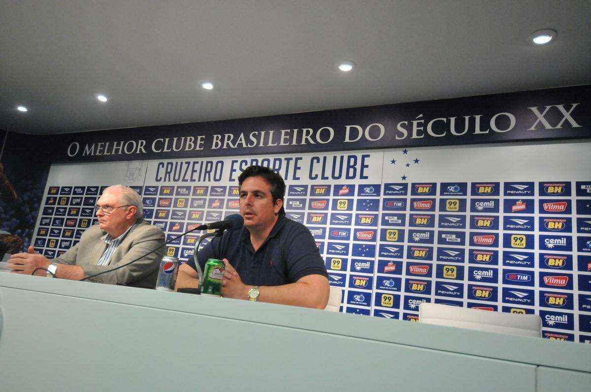 Gilvan falou sobre gesto, demisso de Luxemburgo e anunciou Vicintin como novo vice de futebol