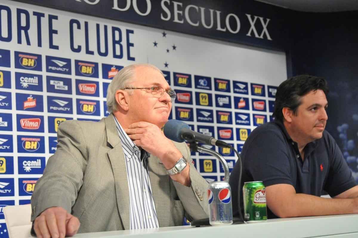 Gilvan falou sobre gesto, demisso de Luxemburgo e anunciou Vicintin como novo vice de futebol