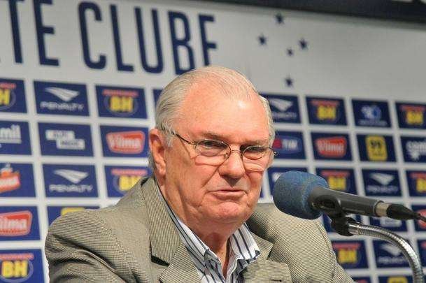 Gilvan falou sobre gesto, demisso de Luxemburgo e anunciou Vicintin como novo vice de futebol