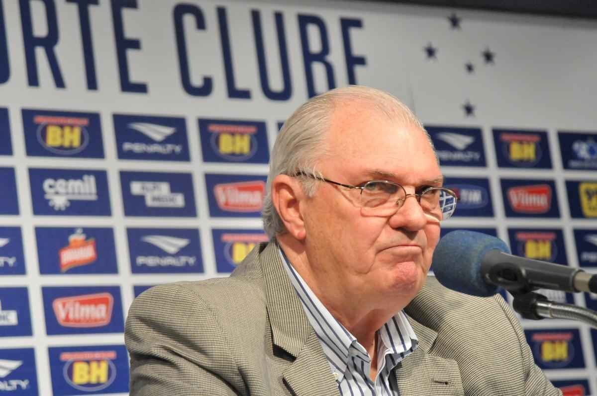 Gilvan falou sobre gesto, demisso de Luxemburgo e anunciou Vicintin como novo vice de futebol