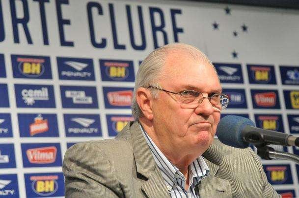 Gilvan falou sobre gesto, demisso de Luxemburgo e anunciou Vicintin como novo vice de futebol