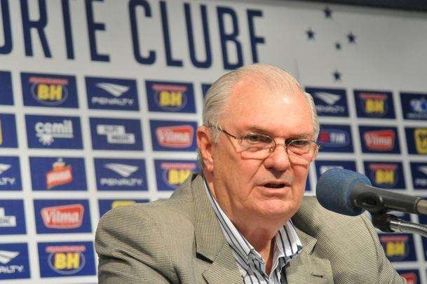 Gilvan falou sobre gesto, demisso de Luxemburgo e anunciou Vicintin como novo vice de futebol