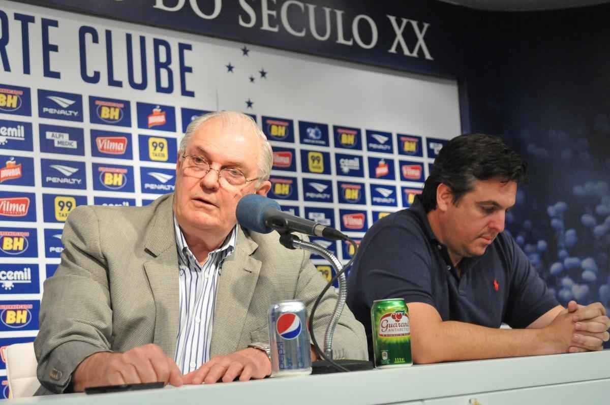 Gilvan falou sobre gesto, demisso de Luxemburgo e anunciou Vicintin como novo vice de futebol