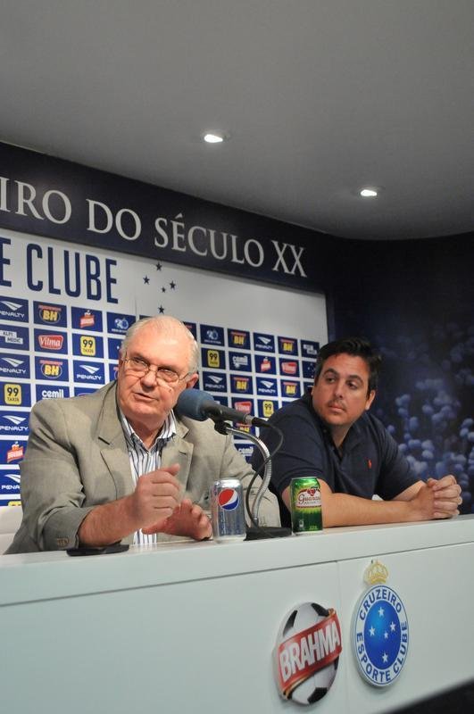 Gilvan falou sobre gesto, demisso de Luxemburgo e anunciou Vicintin como novo vice de futebol