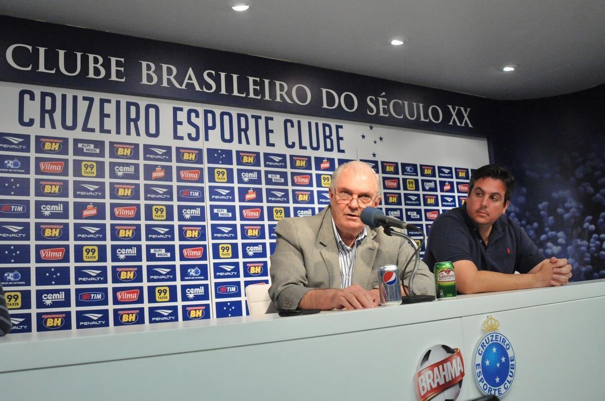 Gilvan falou sobre gesto, demisso de Luxemburgo e anunciou Vicintin como novo vice de futebol