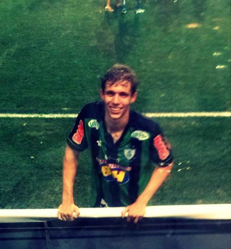 Roger (zagueiro): continua compondo o grupo sub-20 do Amrica.