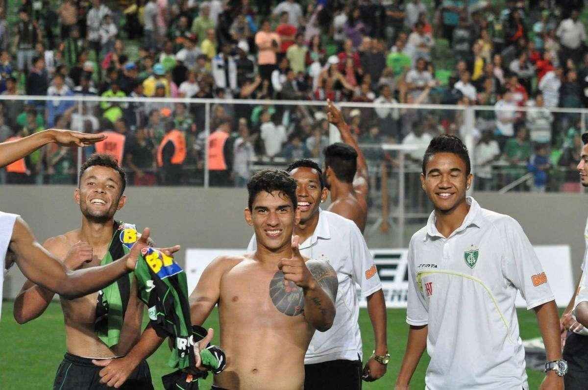 Lo Mota (armador): continua fazendo parte da equipe de juniores.