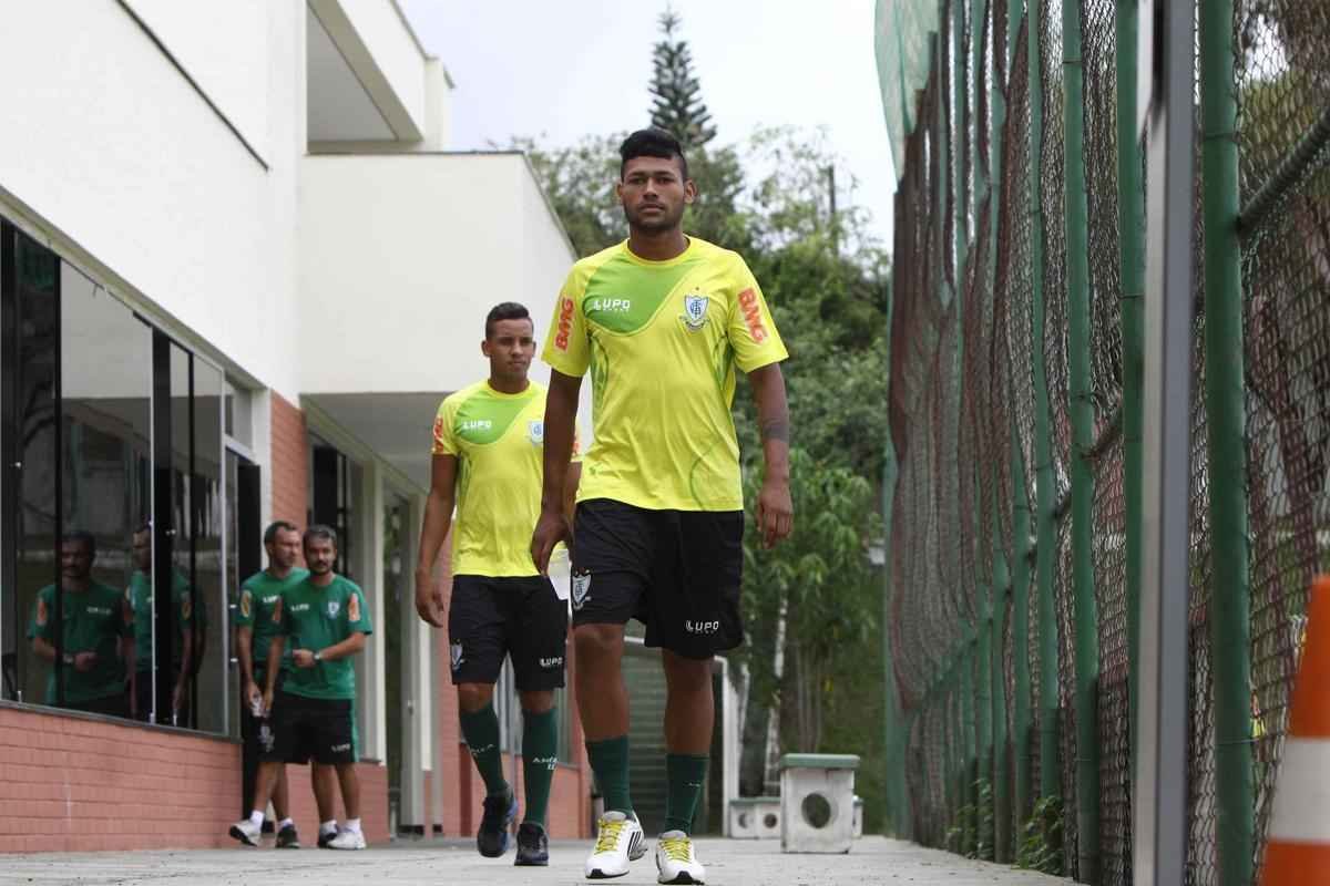 David Silva (volante): ficou no banco de reservas em algumas partidas do Campeonato Mineiro, porm, em virtude da forte concorrncia, acabou cedido ao Valrio. O jogador, no entanto, retornou recentemente ao CT Lanna Drumond.