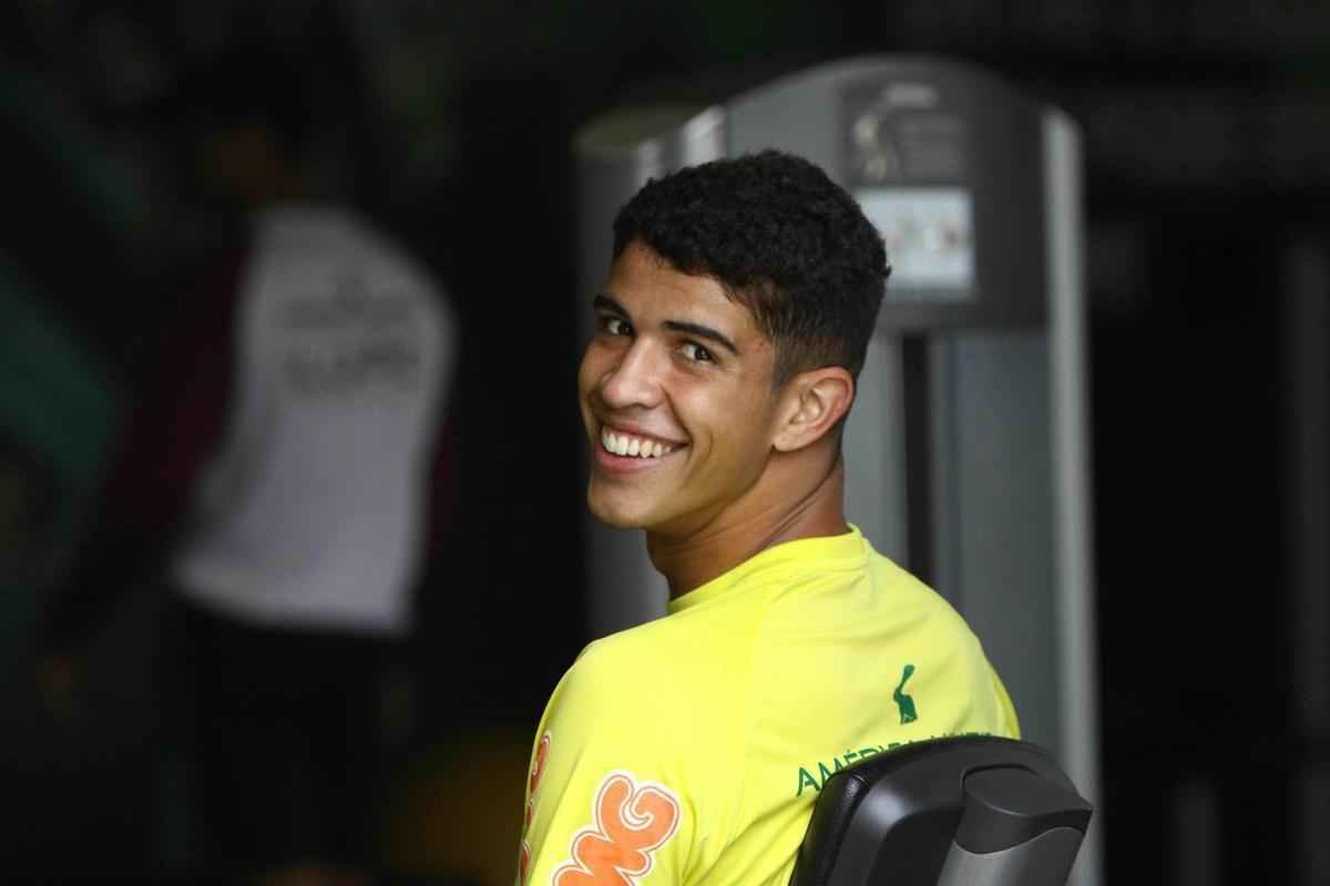 Rubens (atacante): autor de um dos gols na deciso, o grandalho de 1,94m  presena constante no grupo comandado por Givanildo Oliveira. Ele j disputou 20 jogos pelo Coelho (oito como titular) e marcou trs gols.