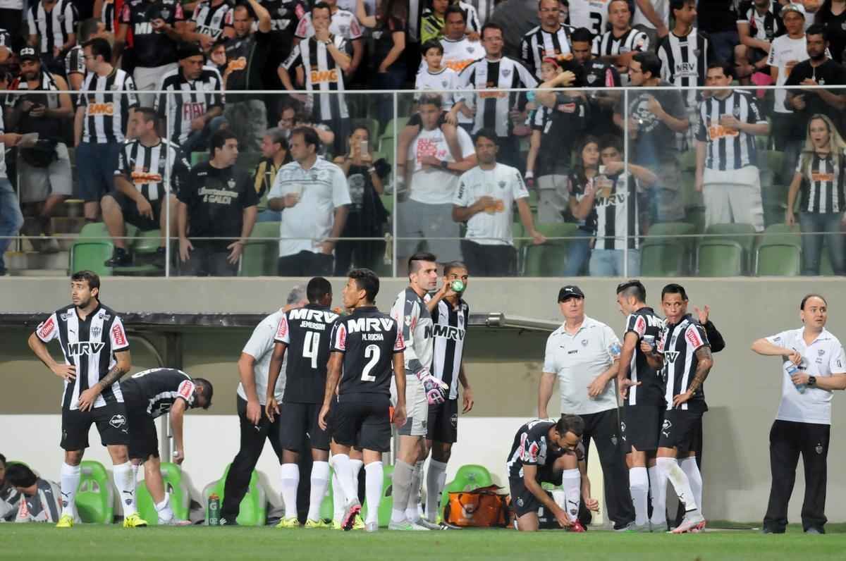 Fotos de Atltico x Atltico-PR, no Independncia, pela 22 rodada do Campeonato Brasileiro (Ramon Lisboa/EM/D.A Press)