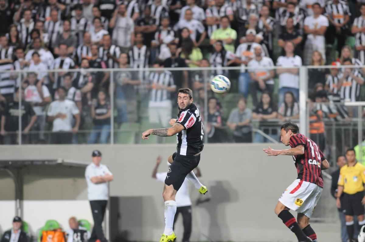 Fotos de Atltico x Atltico-PR, no Independncia, pela 22 rodada do Campeonato Brasileiro (Ramon Lisboa/EM/D.A Press)