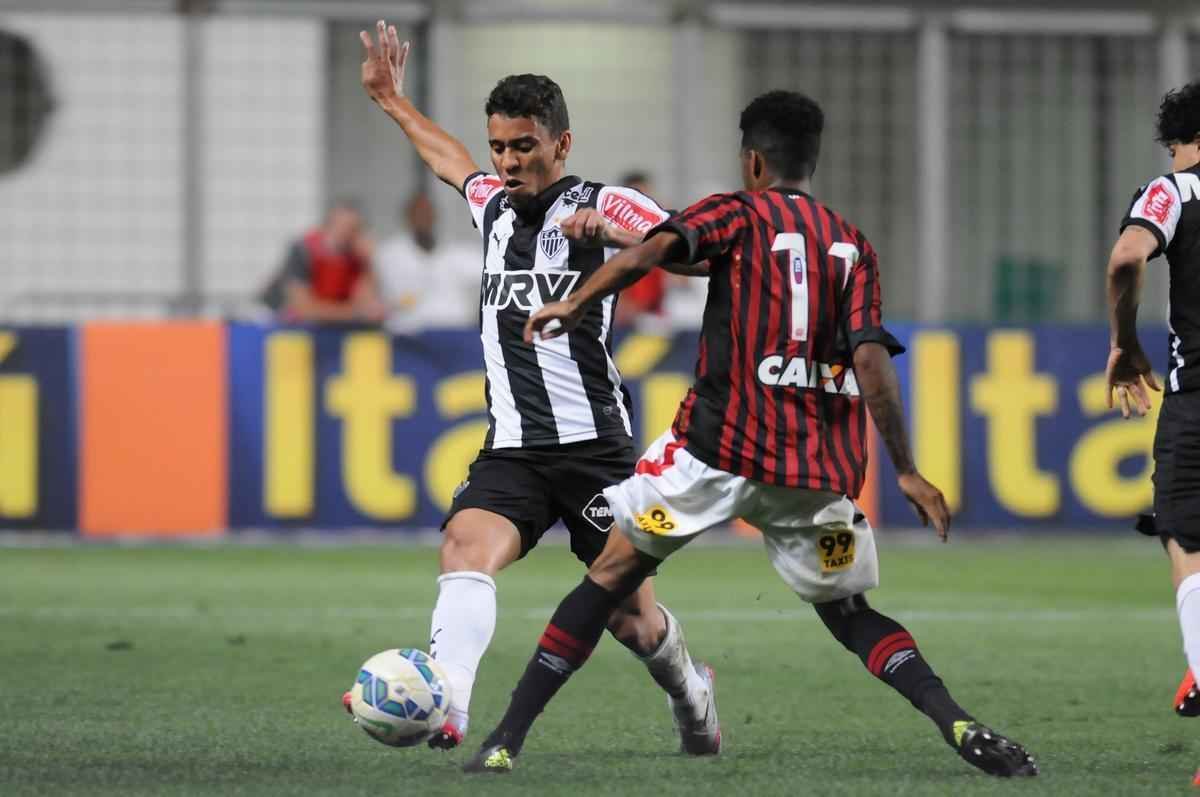 Fotos de Atltico x Atltico-PR, no Independncia, pela 22 rodada do Campeonato Brasileiro (Ramon Lisboa/EM/D.A Press)