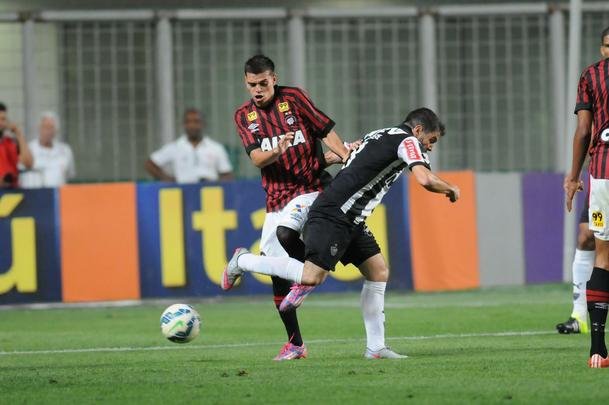 Fotos de Atltico x Atltico-PR, no Independncia, pela 22 rodada do Campeonato Brasileiro (Ramon Lisboa/EM/D.A Press)