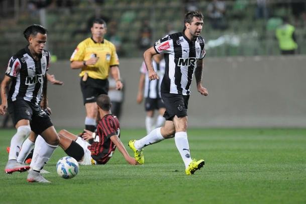 Fotos de Atltico x Atltico-PR, no Independncia, pela 22 rodada do Campeonato Brasileiro (Ramon Lisboa/EM/D.A Press)