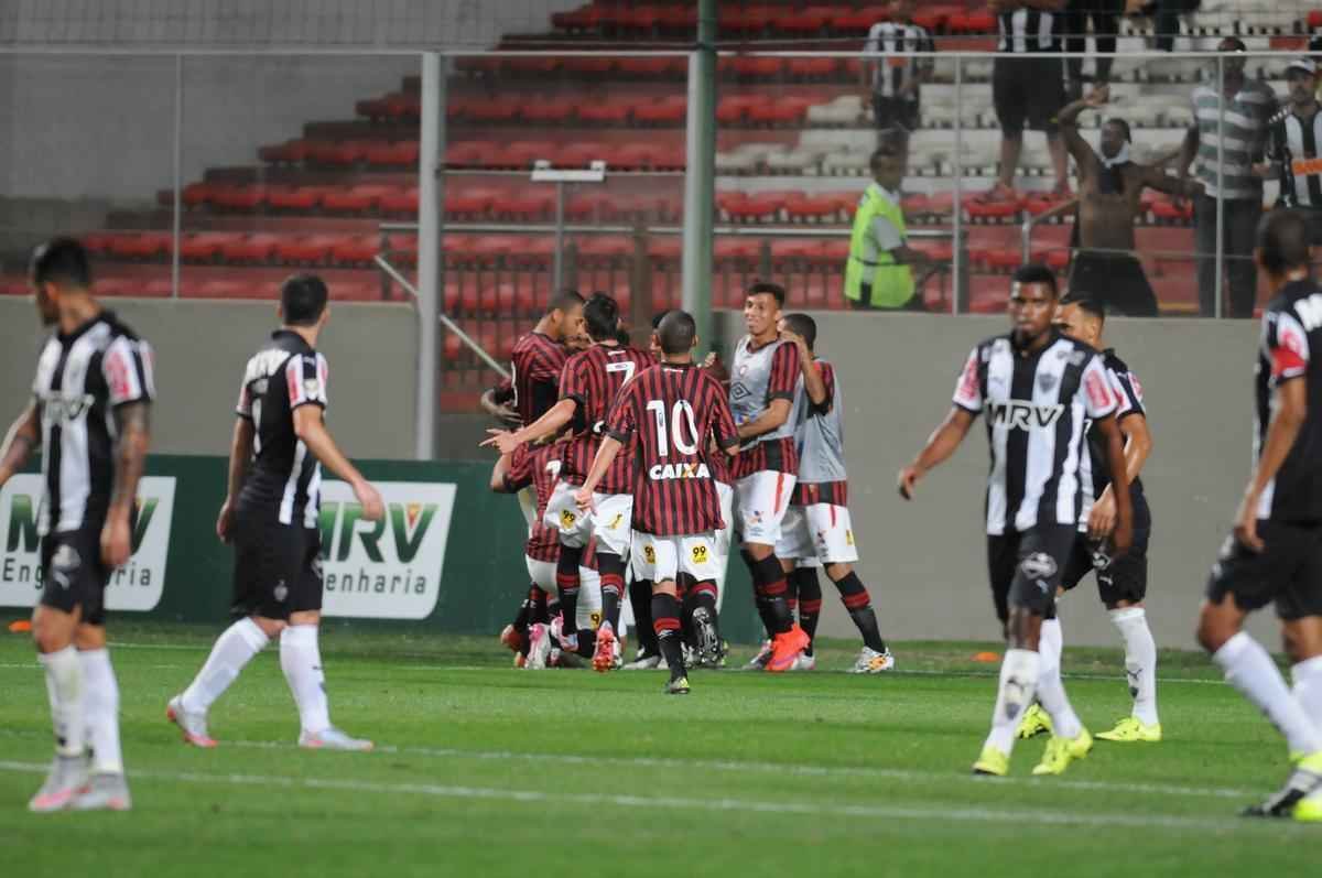 Fotos de Atltico x Atltico-PR, no Independncia, pela 22 rodada do Campeonato Brasileiro (Ramon Lisboa/EM/D.A Press)