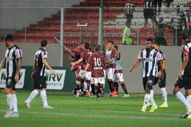 Fotos de Atltico x Atltico-PR, no Independncia, pela 22 rodada do Campeonato Brasileiro (Ramon Lisboa/EM/D.A Press)
